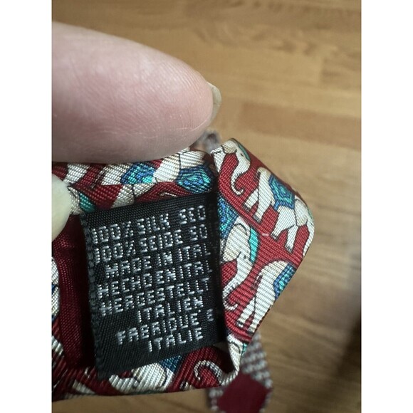 Beaufort Tie Rack 100% Silk Knit Neck Tie Elephants Red 3.5" x 60" NWOT Italian‎ - Picture 3 of 6